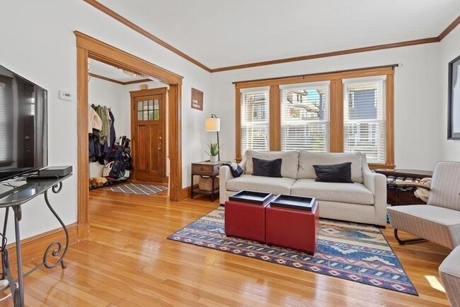 Building Photo - 189 Savin Hill Ave