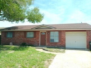 Building Photo - 742 Purdue Rd