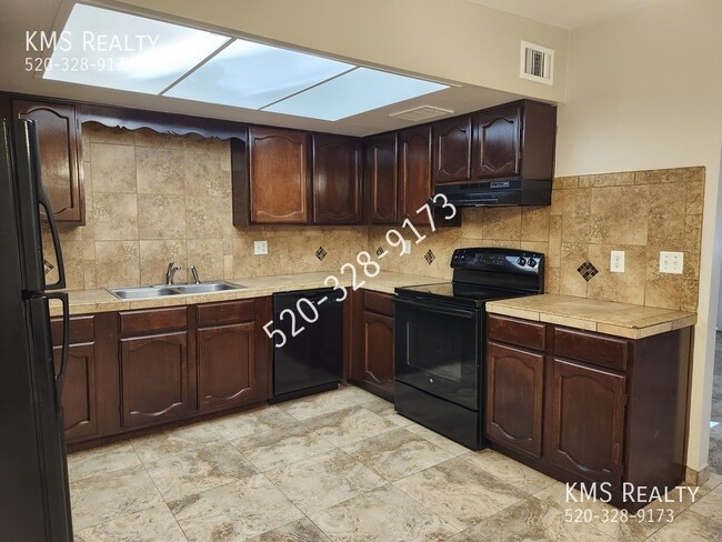 Foto del edificio - 2565 N Fair Oaks Ave