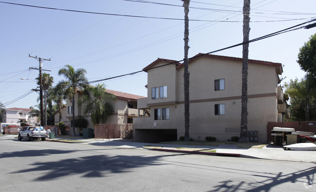 Building Photo - Las Casas Apartments