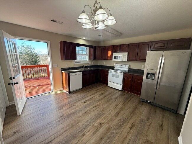 Foto del edificio - One-Level Ranch home in Halls