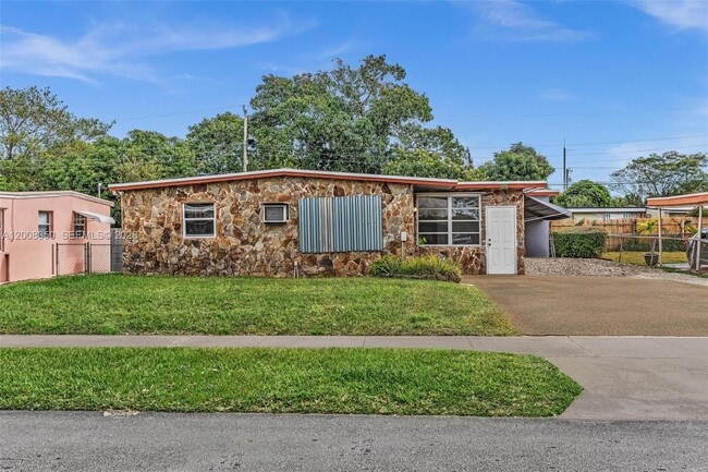 Building Photo - 1824 NW 25th Ave