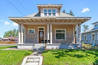Building Photo - 1432 W Knox Ave