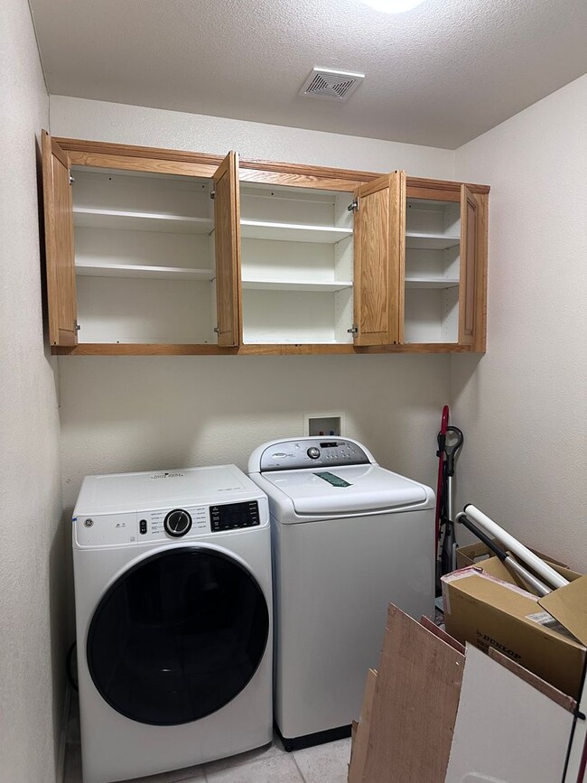 Building Photo - $5,500/month – Spacious Daly City Home for Rent