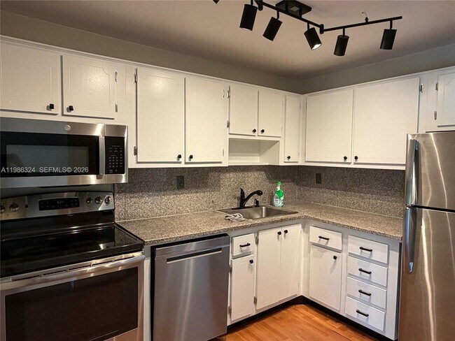 Foto del edificio - 2640 NE 135th St