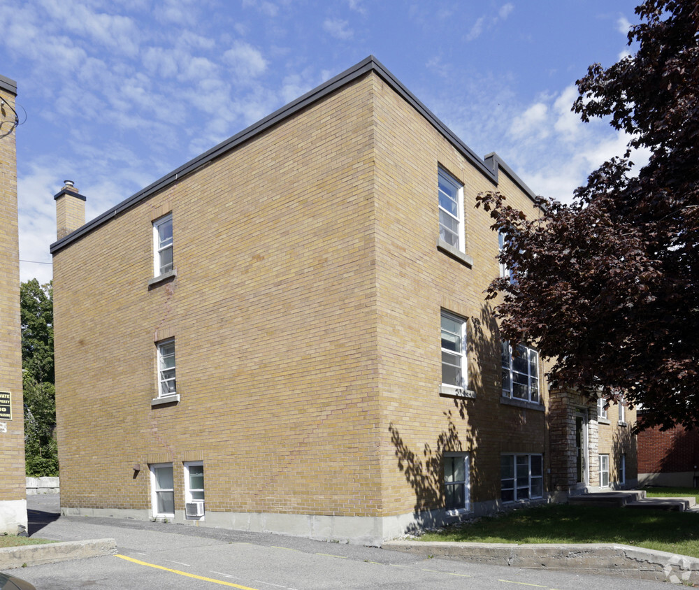 Building Photo - 105 Springfield Rd