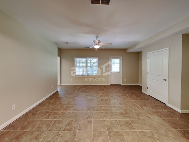 Building Photo - 302 Green Street