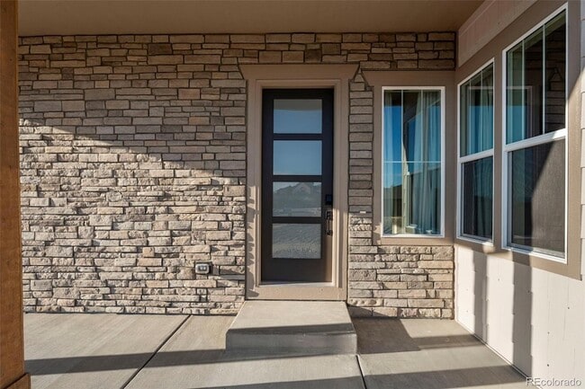 Building Photo - 16349 Bassett Ml Wy