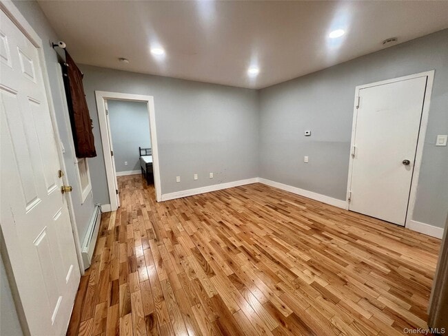 Building Photo - 305A Beach 88th St