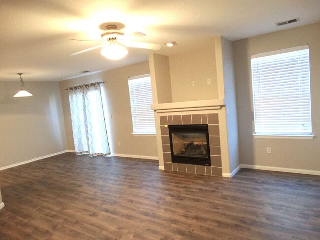 Photo - Fantastic Updated 3 Bed 2 Bath 2 Car Garage Duplex at Saddle Rock Ridge in Cherry Creek Schools!! Apartment
