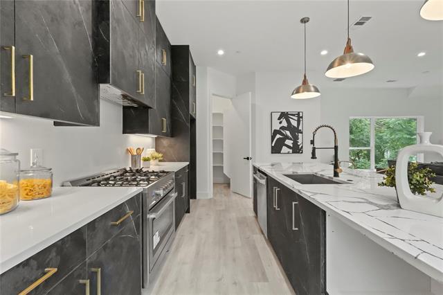 Foto del edificio - 935 W Twelfth St