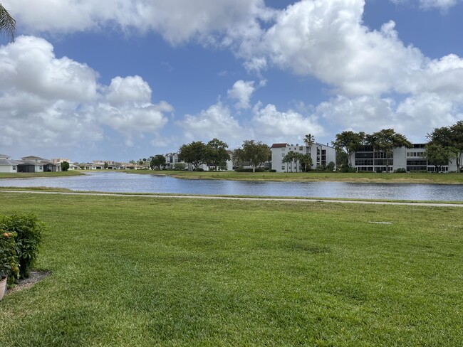 Building Photo - 7360 S Oriole Blvd