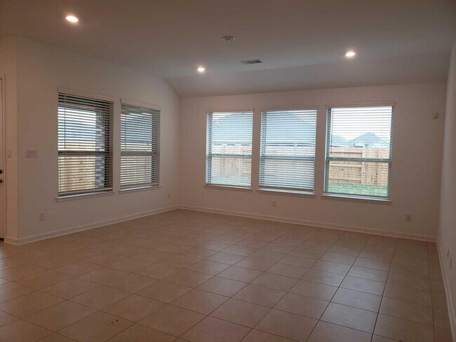 Building Photo - 3712 Castle Rock Dr
