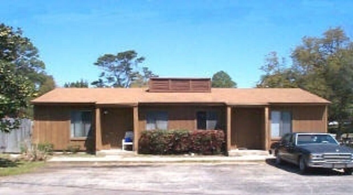 Primary Photo - 213 Tiffany Ct Unit B