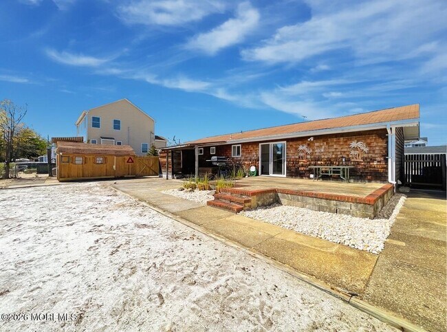 Foto del edificio - 1813 Capstan Dr