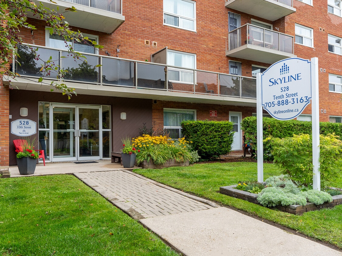 Primary Photo - L&#039;Alpin Apartments