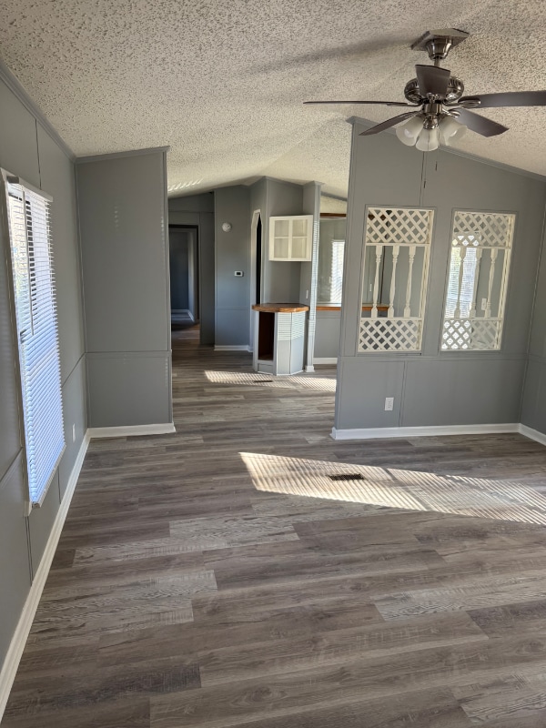 Building Photo - 924 W 49th St