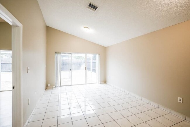 Foto del edificio - 10061 SW 222nd St