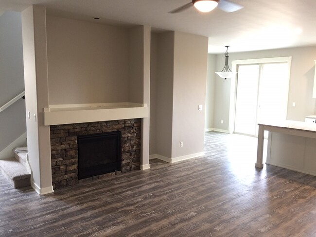 Foto del edificio - 3 Bed/2.5 Bath Townhome in the Deer Crossi...
