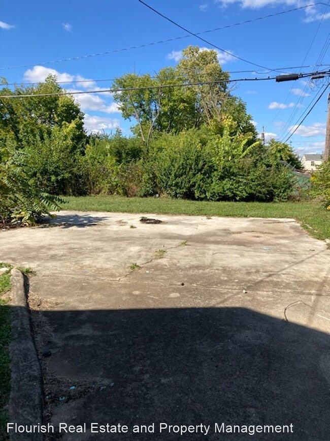 Building Photo - 3 br, 1 bath House - 3117 Lakeview Avenue