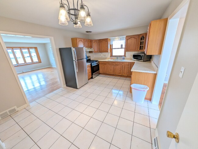 Foto del edificio - 7843 Jackson Ave