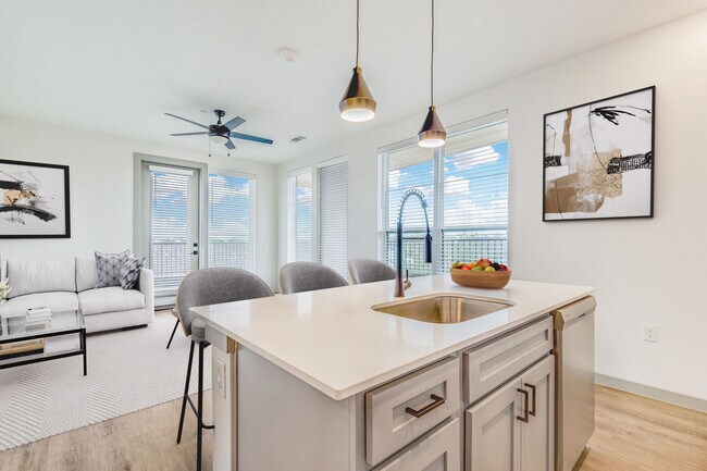 Building Photo - Capitol Flats