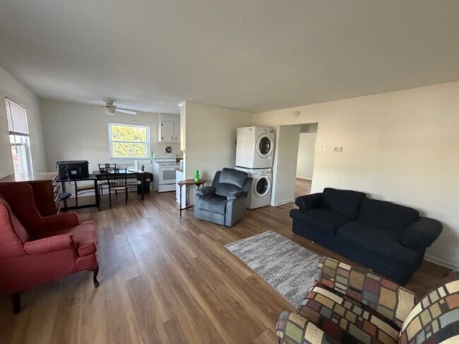 Foto del edificio - 500 Devon St