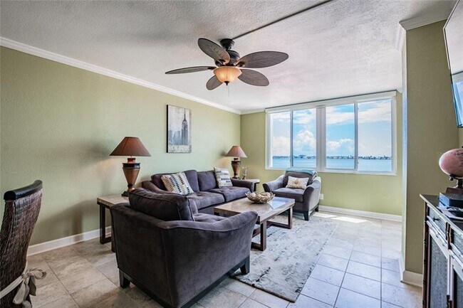 Foto del edificio - 6295 Bahia Del Mar Cir