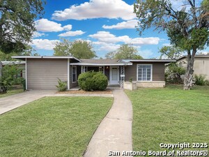 Foto principal - 243 Storeywood Dr
