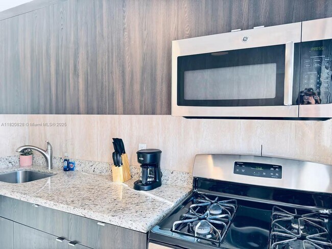 Foto del edificio - 1029 94th St