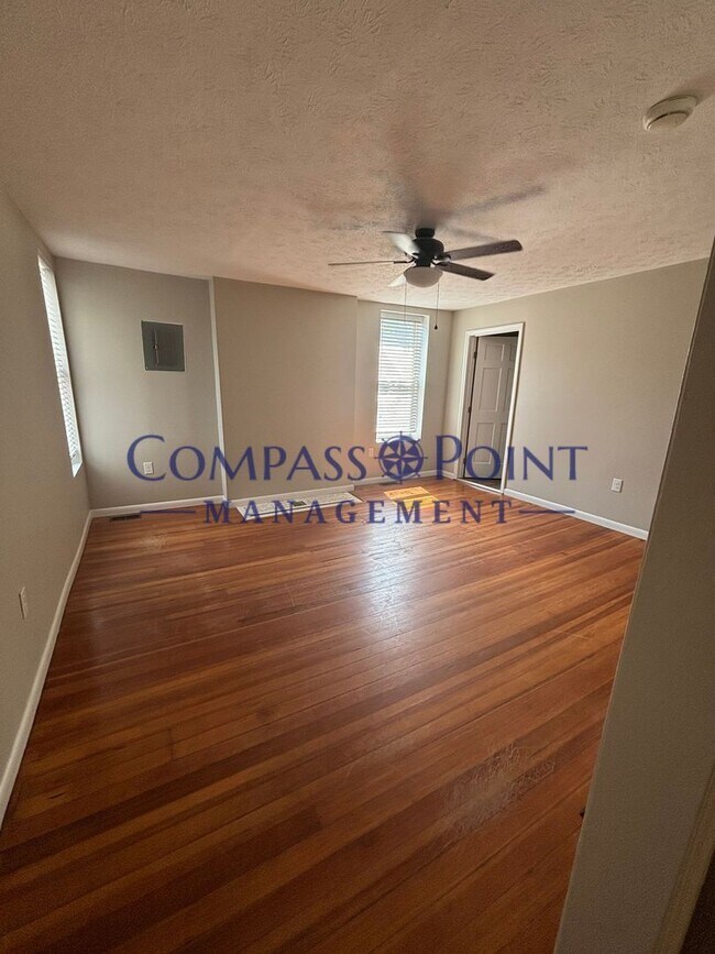 Foto del edificio - 170 E Loudon Ave