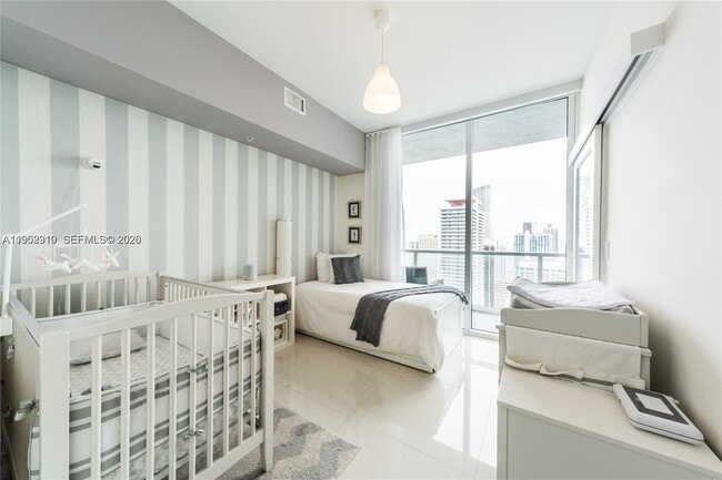 Foto del edificio - 244 Biscayne Blvd