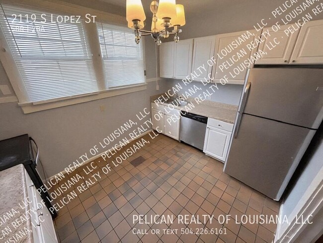 Building Photo - 2119 S Lopez St