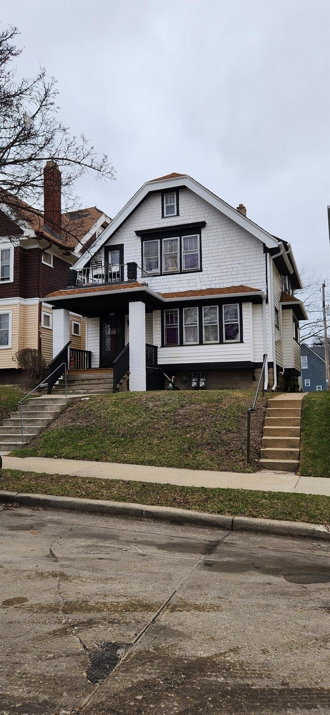 Building Photo - 3124 N 16th St