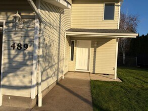 Building Photo - 487-489 Ecols St S