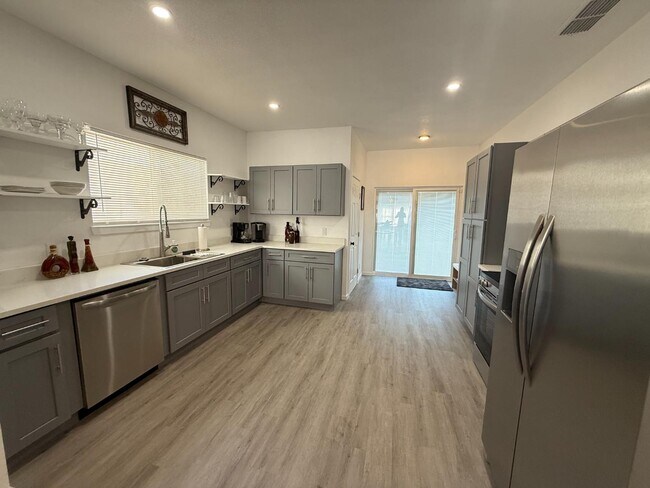 Foto del edificio - 727 Indiana St