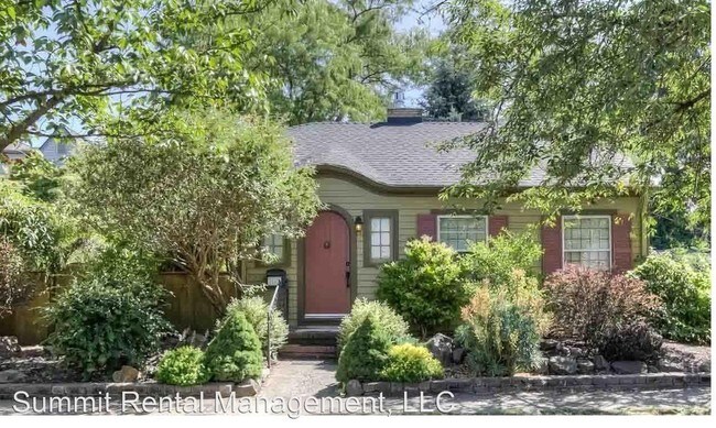 Building Photo - 2 br, 2 bath House - 760 E. Street NE