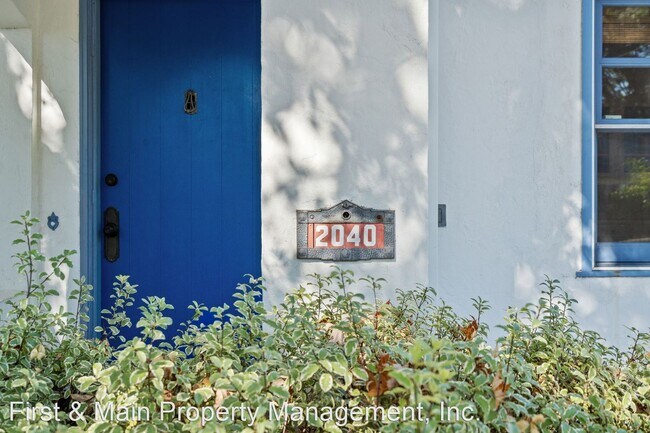 Foto del edificio - 2 br, 1 bath House - 2040 Pine Street