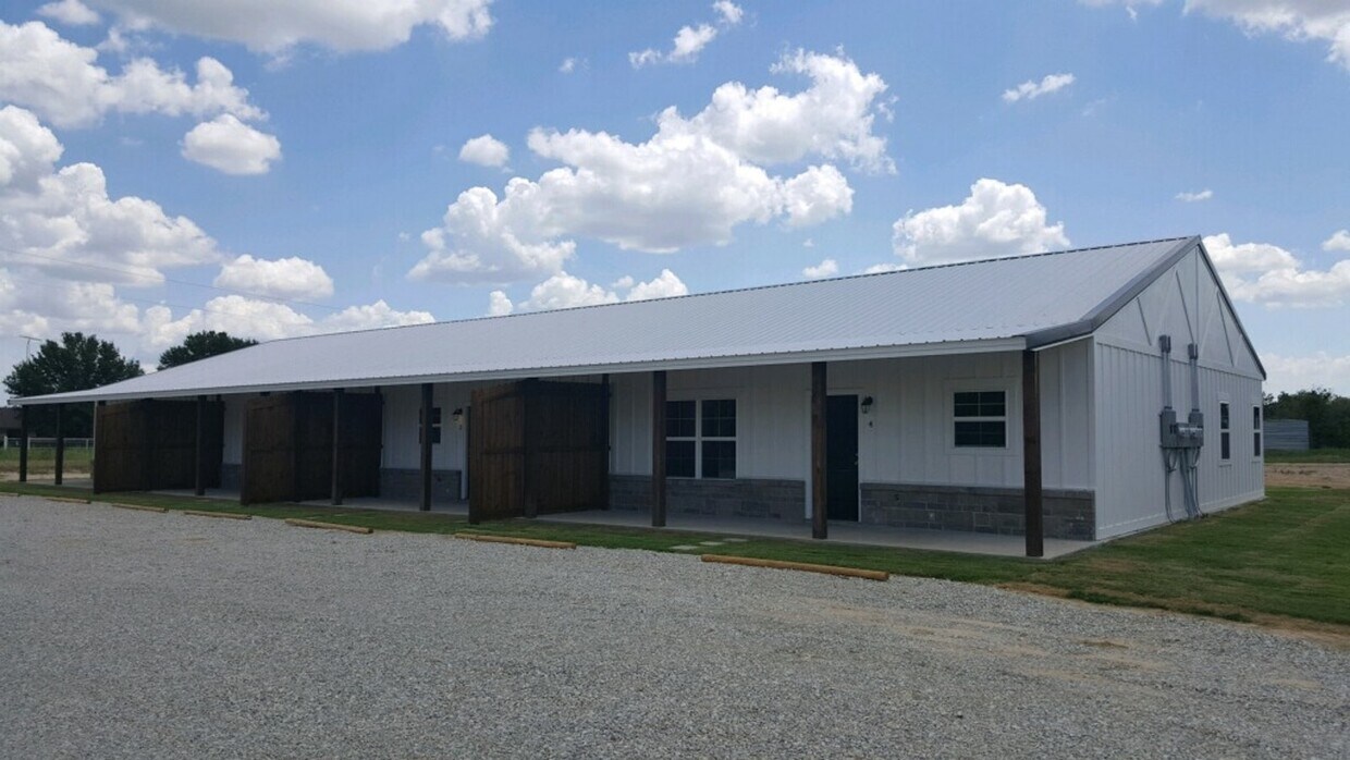 14235 County Rd 452 Unit 3, Lindale, TX 75771 Room for Rent in