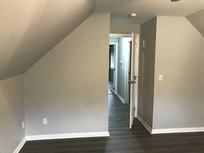 Building Photo - 10836 Pleasanthill Dr