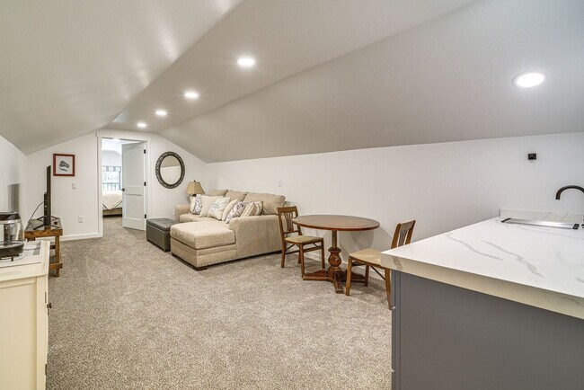 Building Photo - 3561 W Kiltie Loop