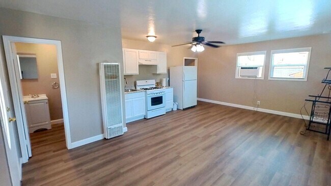 Foto del edificio - Spacious 2 Bedroom 1 Bath ADU in San Berna...