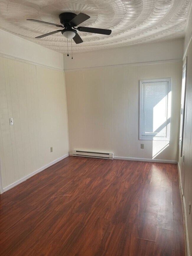 Building Photo - WILLOUGHBY BEACH / NAVAL BASE AREA FOR RENT!!