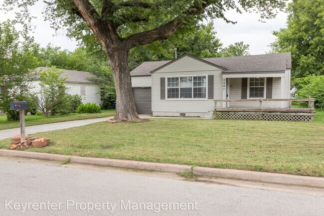 Building Photo - 2 br, 1 bath House - 2541 E Newton St N