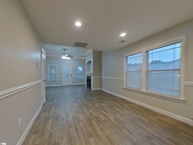 Foto del edificio - 801 Alley Ridge Dr