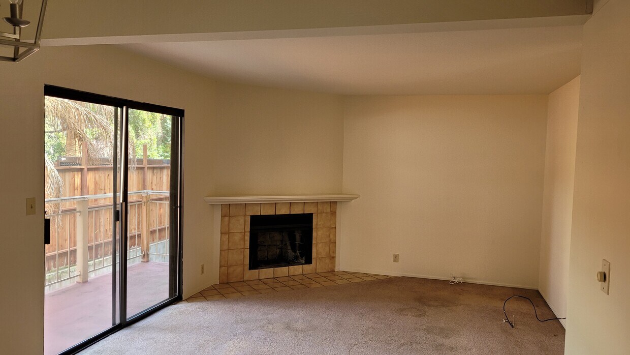 Primary Photo - 215 E Okeefe St