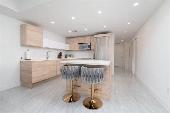 Foto del edificio - 16385 Biscayne Blvd