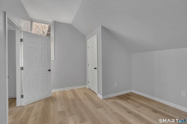 Foto del edificio - 194 Hartford Rd