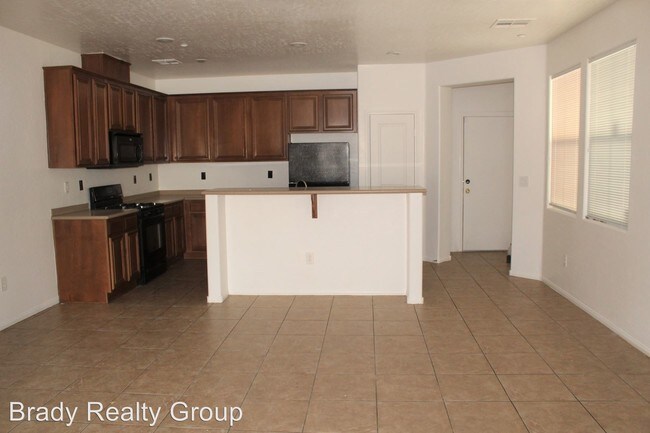 Building Photo - 3 br, 2 bath House - 350 Clarence House #2