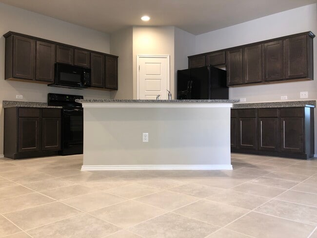 Spacious Kitchen with Island - 1807 Davidson Ranch Dr
